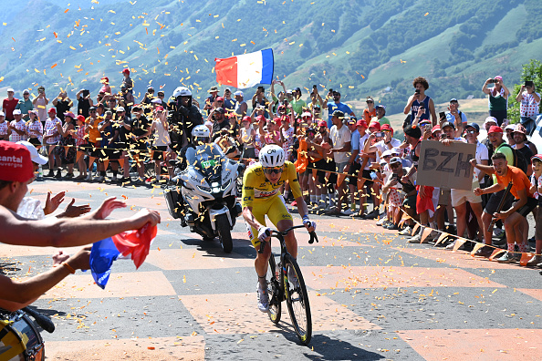 Pogačar wins Stage 10 solo in the yellow jersey at Le Lioran